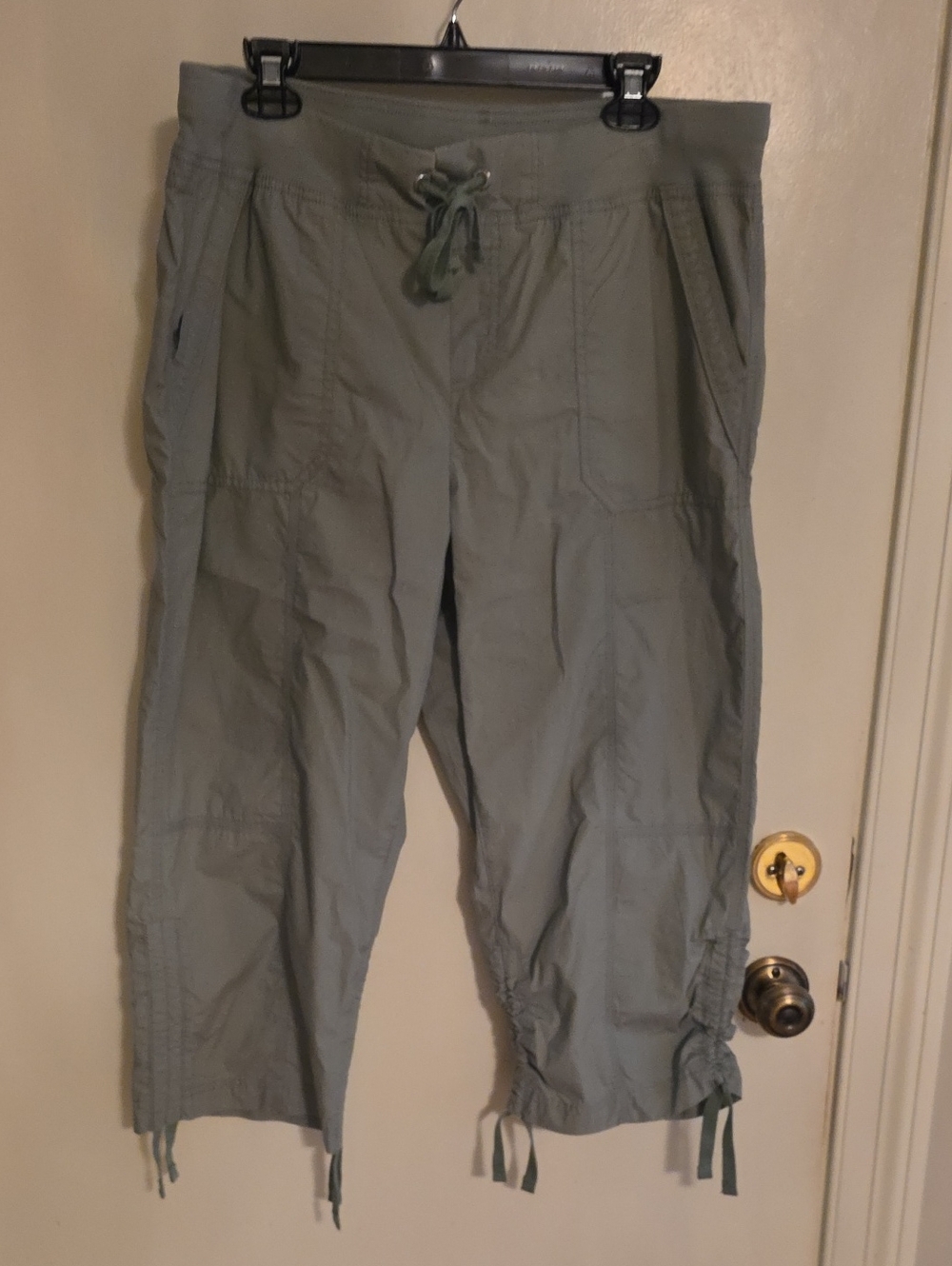 DKNY Men's Olive Drawstring Cargo Capris